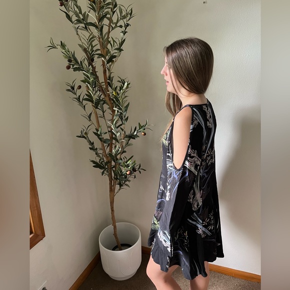 Free People Clear Skies Black Floral Cold Shoulder Mini Dress Size XS - Picture 10 of 12
